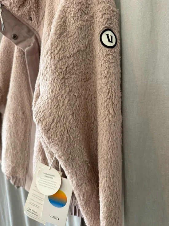 Vuori Cozy Sherpa Jacket, color: Umber (Dusty Pink), Size Medium. - Picture 2 of 3